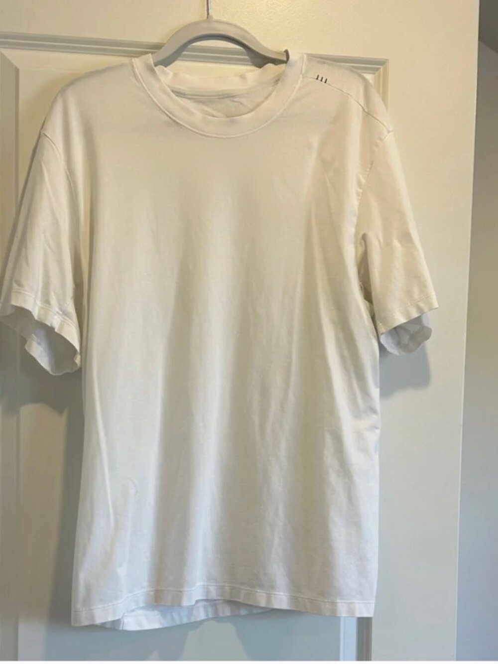 lululemon zeroed in White Short-Sleeve Shit